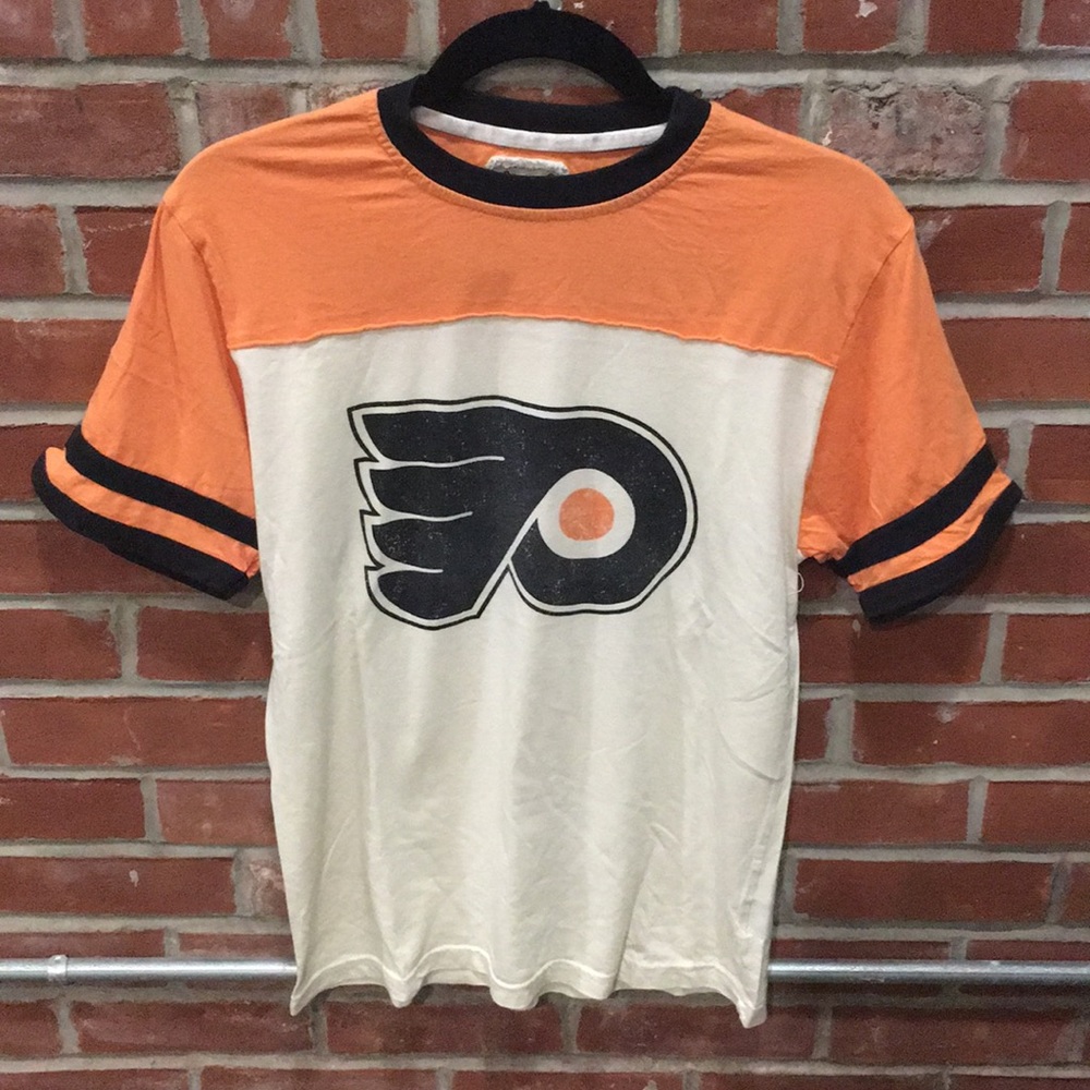 Flyers NHL 🏒 t-shirt • Sz S • Red Jacket